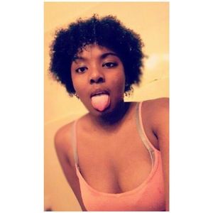 Meet your Posher, Desi